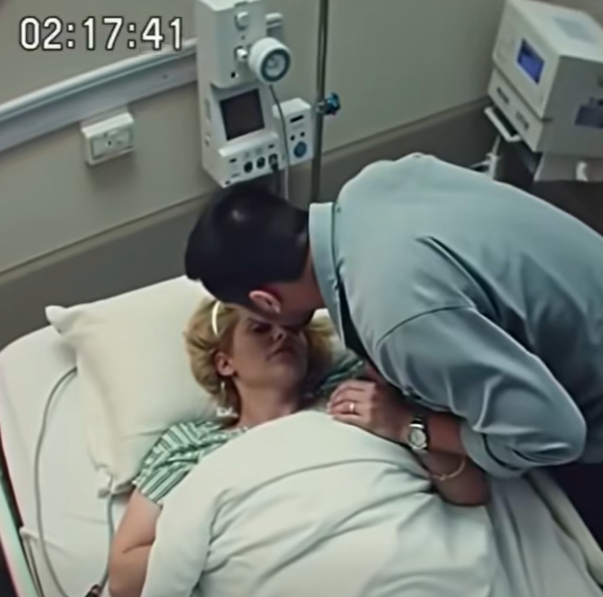 komada olan bir kadın